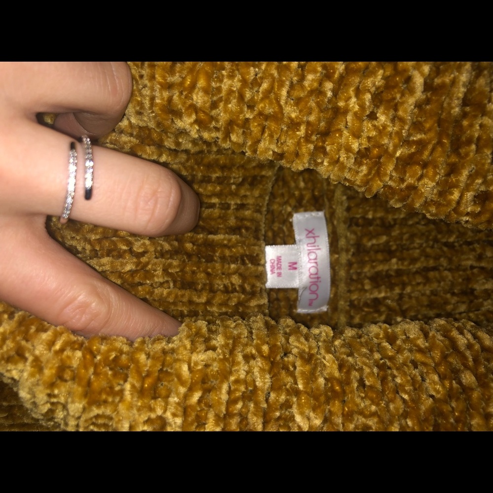 sweater - Picture 2 of 2